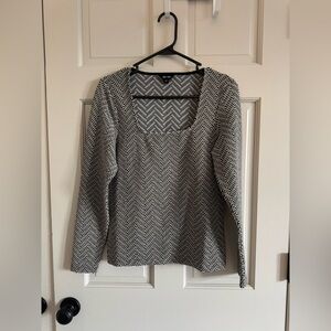 Saint + Sofia Sloan top size 8